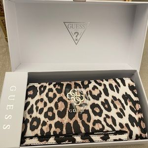 Guess wallet- leopard print